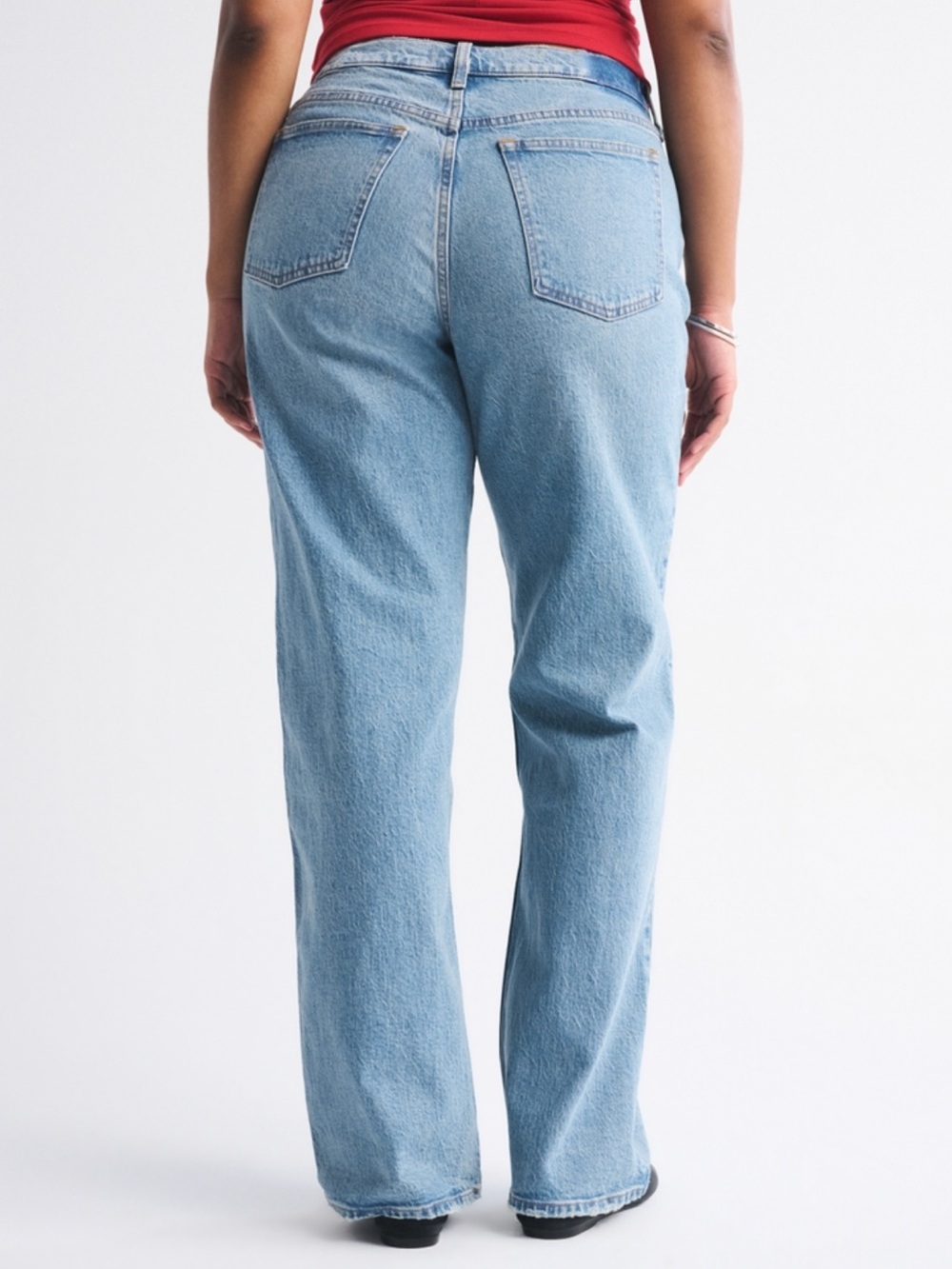 Abercrombie Low Rise Baggy Light Wash Jeans - Picture 2 of 5
